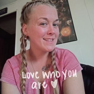 Meet your Posher, Cassandra